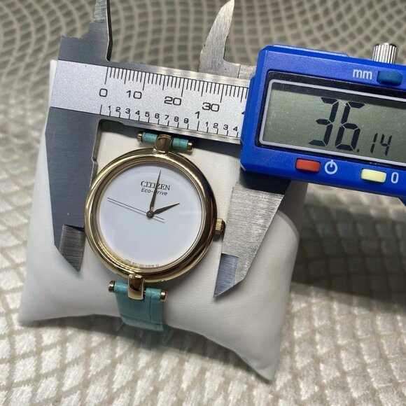 Citizen Eco-Drive Gold Tone Watch Near NOS Original Strap Japan - Picture 3 of 15